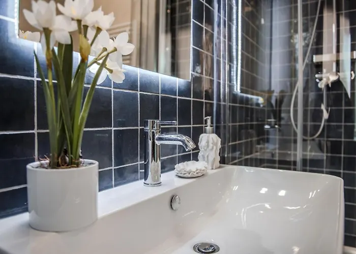 Casa 3 Santi, Your Contemporary In Apartament *
